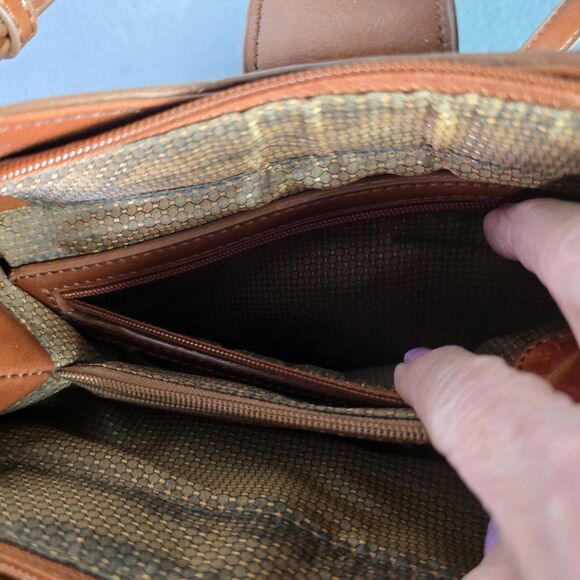 MC Crocodile Embossed Brown Leather Shoulder Bag Purse Silver Accent Structured - Picture 4 of 7